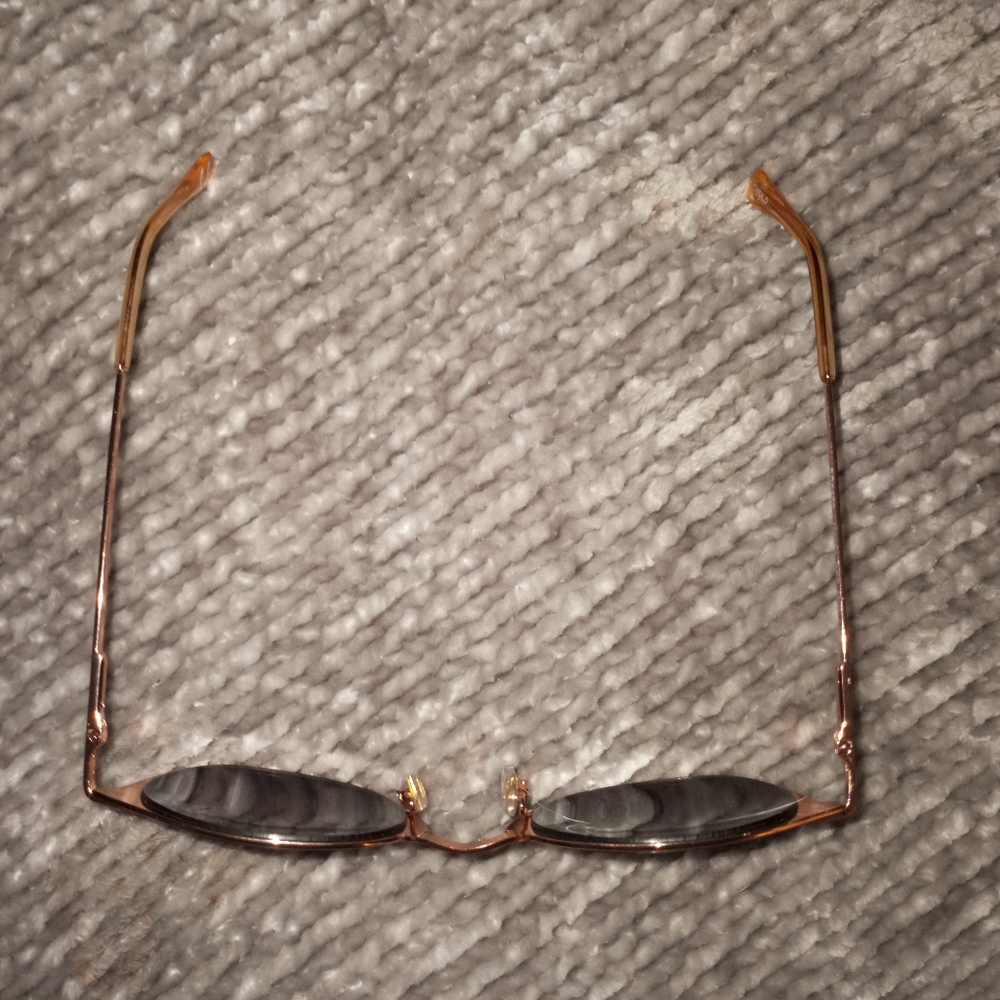 Pink Mirrored Aviator Sun Glasses - Picture 4 of 7